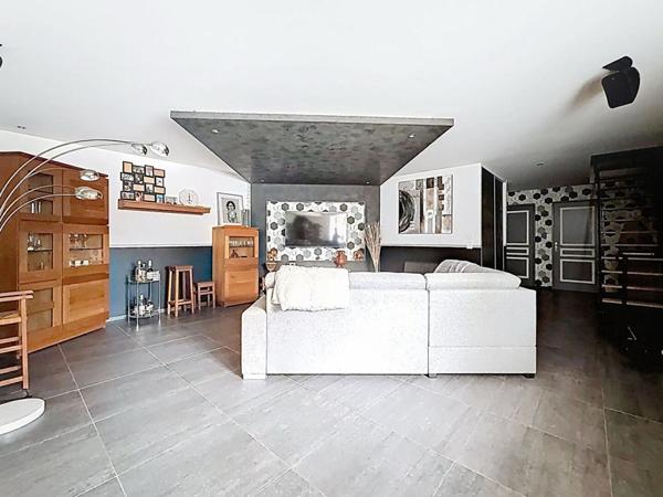 A vendre, propriété de caractère à l'OUEST de Périgueux (24000) à proximité de Neuvic (24190)