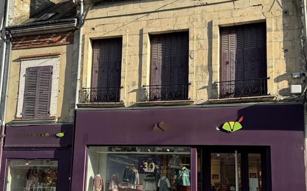 Immeuble à vendre    4 pièces •  Nogent-le-Rotrou