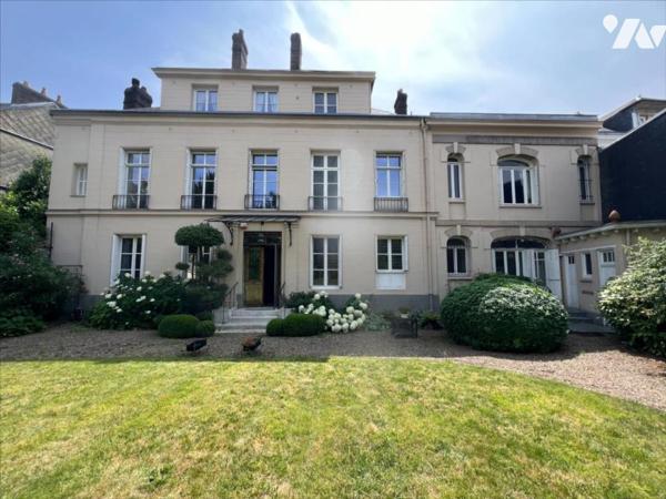 ROUEN - PROPRIETE DE PLUS DE 440m² AVEC JARDIN DE 1.000m² ET GARAGES