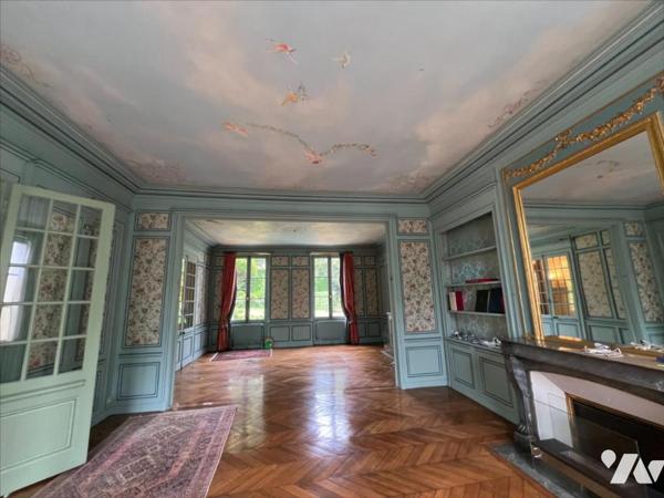 ROUEN - PROPRIETE DE PLUS DE 440m² AVEC JARDIN DE 1.000m² ET GARAGES