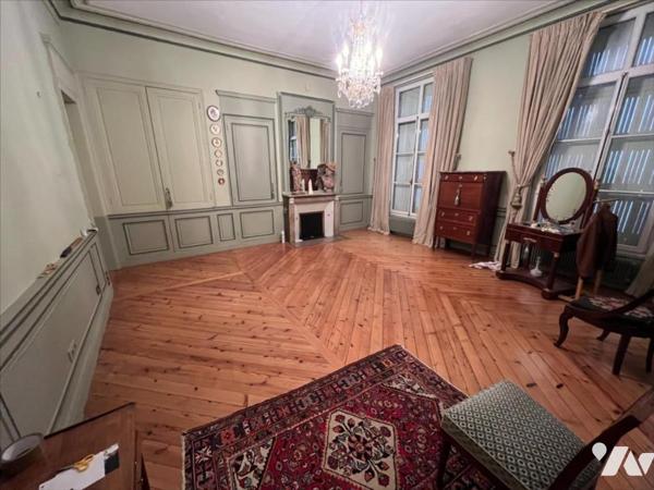 ROUEN - PROPRIETE DE PLUS DE 440m² AVEC JARDIN DE 1.000m² ET GARAGES