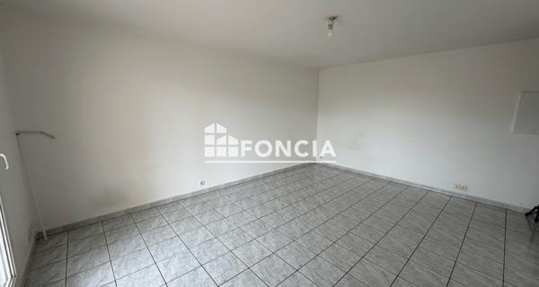Location Studio 32.87 m² - Chilly-mazarin 91380