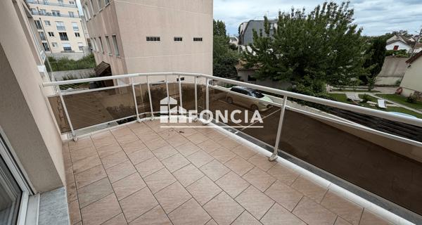 Location Studio 32.87 m² - Chilly-mazarin 91380