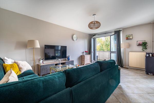 Appartement T3 de 71m² avec balcon et parking à Vaujours