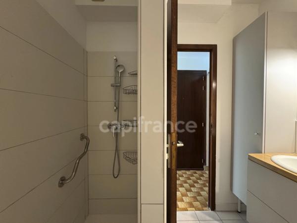 Sévrier T3 vue lac (T2+Studio indépendant) Stationnement et Cave