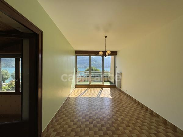 Sévrier T3 vue lac (T2+Studio indépendant) Stationnement et Cave