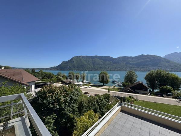 Sévrier T3 vue lac (T2+Studio indépendant) Stationnement et Cave