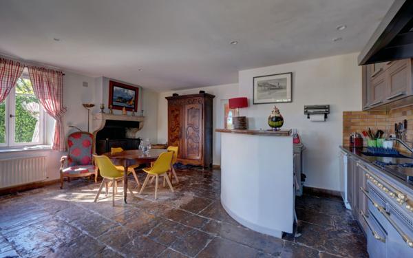 Maison à vendre    7 pièces •  Condrieu