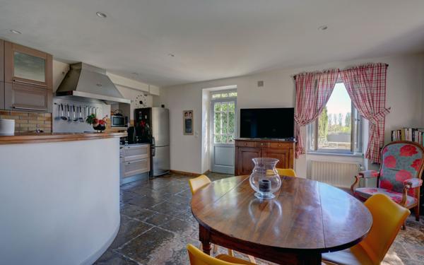 Maison à vendre    7 pièces •  Condrieu