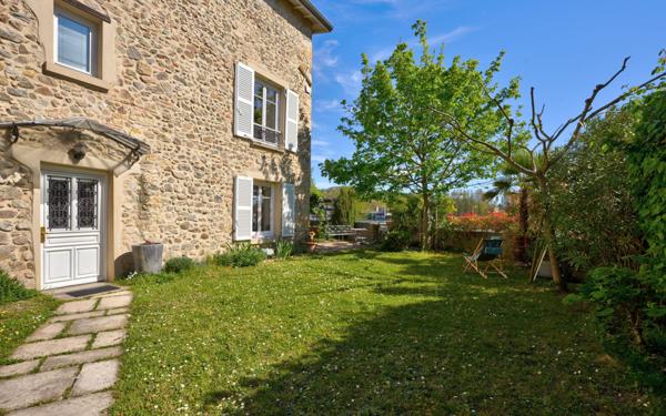 Maison à vendre    7 pièces •  Condrieu