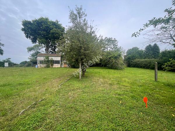 Terrain à bâtir de 676 m² à Taupont (56800)