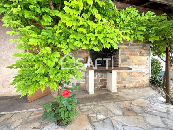 Maison de bourg avec garage et grand atelier