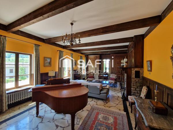 Spacieuse maison bourgeoise avec jardin, piscine et maison d'amis.