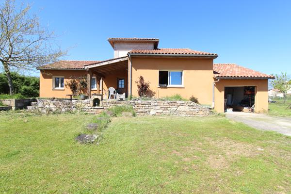 Saint-Victor-et-Melvieu (12400) MAISON TYPE 6 DE 142 M² AVEC TERRAIN DE 986 M²
