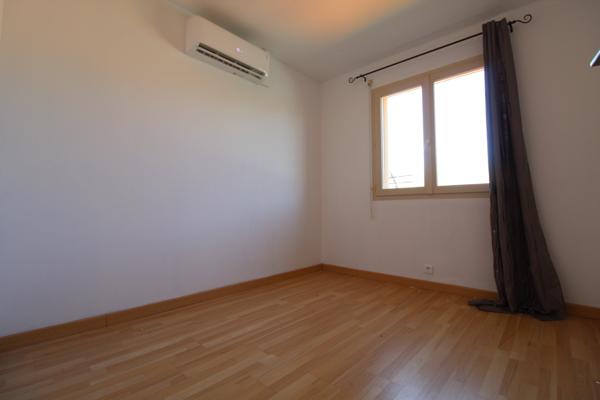 Saint-Victor-et-Melvieu (12400) MAISON TYPE 6 DE 142 M² AVEC TERRAIN DE 986 M²