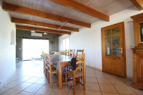 Saint-Victor-et-Melvieu (12400) MAISON TYPE 6 DE 142 M² AVEC TERRAIN DE 986 M²