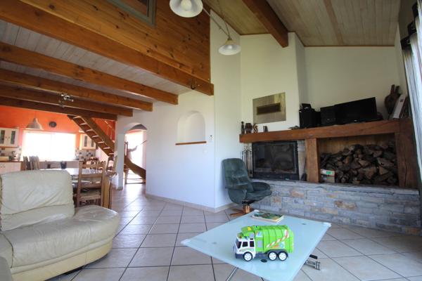 Saint-Victor-et-Melvieu (12400) MAISON TYPE 6 DE 142 M² AVEC TERRAIN DE 986 M²