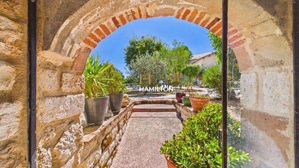 ANCIENNE BERGERIE AVEC PIGEONNIER AMENAGES, VUE SPLENDIDE Cordes sur ciel