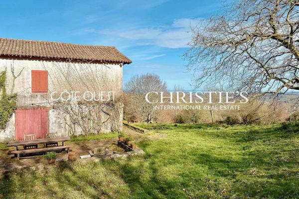 À vendre Ascain - Ferme avec vue panoramique au pied de la Rhune