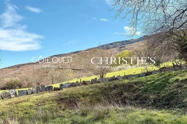 À vendre Ascain - Ferme avec vue panoramique au pied de la Rhune