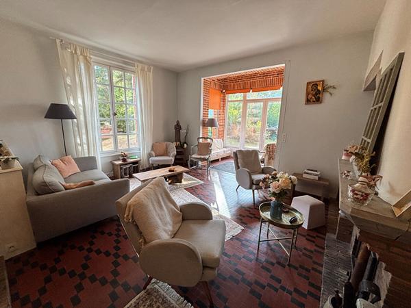 Propriété de charme avec maison d'amis, piscine et étang.