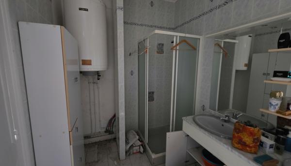 Maison de pays à fort potentiel au calme ! Terrain de 1 003 m² et dépendances