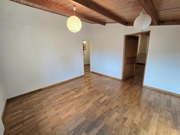 Marseille (13012) Maison MONTOLIVET HAUT 200m2, 6 CHAMBRES, PISCINE