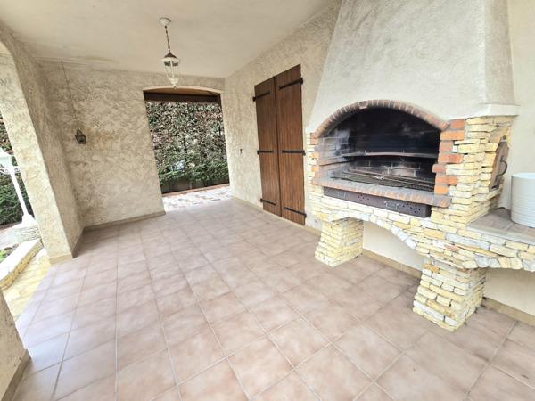 Marseille (13012) Maison MONTOLIVET HAUT 200m2, 6 CHAMBRES, PISCINE