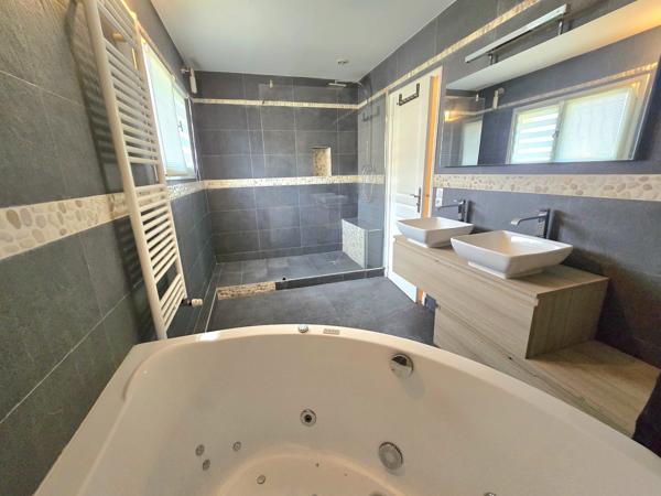 Marseille (13012) Maison MONTOLIVET HAUT 200m2, 6 CHAMBRES, PISCINE