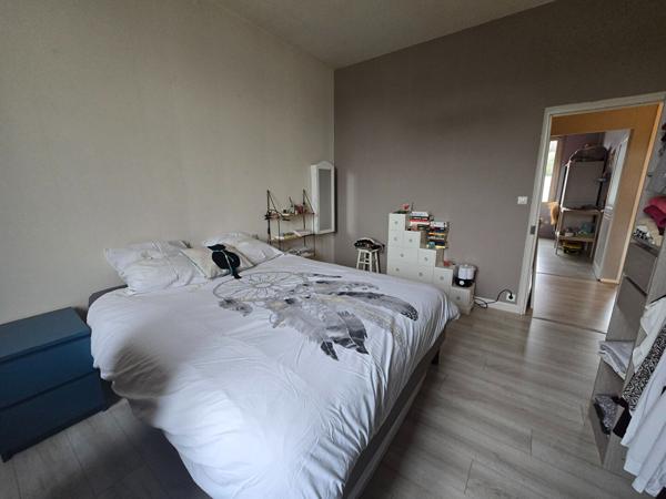 Immeuble BOURG CINQ MARS LA PILE