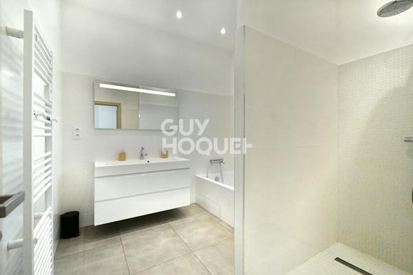 SAINT FELIU D'AVALL Maison récent 4 faces, 5 pièces avec garage sur 900m² de parcelle