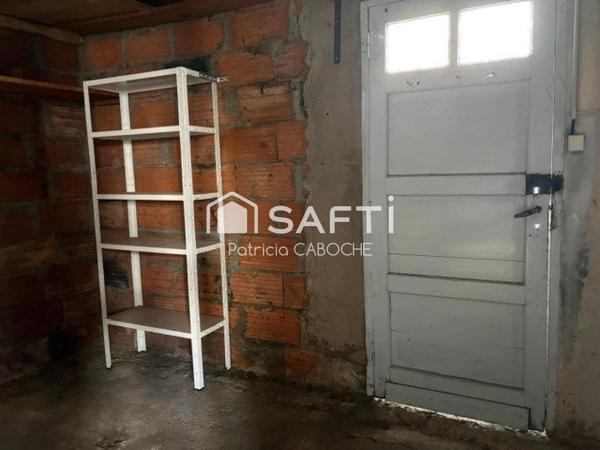 Parcelle 300 m2, maison de plain pied de 70 m2 avec grand garage à rénover