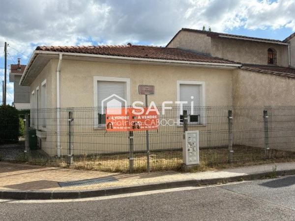 Parcelle 300 m2, maison de plain pied de 70 m2 avec grand garage à rénover