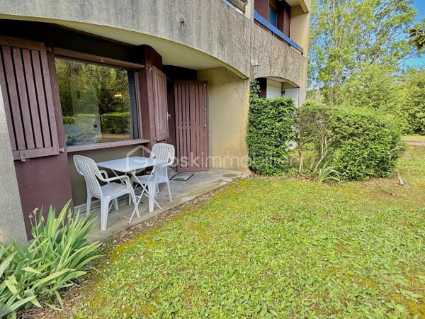 À VENDRE STUDIO 18 M² AVEC TERRASSE - GREOUX LES BAINS - PRIX 67 500€

🏡 Studio idéal investissement locatif à Gréoux-les-Bains – 04800 🌿✨

Situé au cœur de la célèbre station thermale de Gréoux-les-Bains, à proximité de ITER et Cadarache, découvrez ce charmant studio de 18 m² offrant un excellent potentiel locatif 📈

✅ Vendu meublé 🛋️
✅ Location à l’année ou en courte durée
✅ Très bon rendement locatif
✅ Faibles charges de copropriété
✅ Résidence calme et conviviale

Le studio se compose de :
🛁 Une salle de bain avec baignoire
☀️ Une agréable terrasse
🌿 Un petit jardin
🌳 Parc et espaces verts en parties communes

📍 Emplacement stratégique dans un village dynamique et recherché, connu pour ses cures thermales et sa proximité avec les grands pôles d’activité.

💡 Idéal pour un investissement rentable, une résidence secondaire ou un pied-à-terre au soleil !

📞 À visiter sans tarder
      MAGNAN AMANDINE
      BSK immobilier
      06 79 99 89 89
