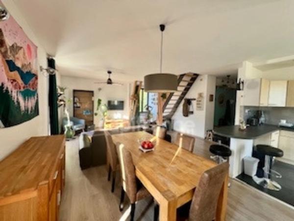 Appartement T3 traversant de 62 m²-Duplex – Vue dégagée sur les montagnes