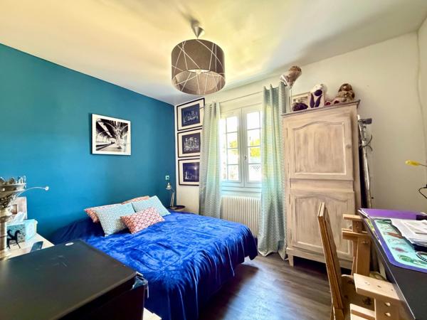 PEYMEINADE – Maison de 189 m² avec appartement indépendant, piscine, garage et terrain paysager de 1 290 m²(06)