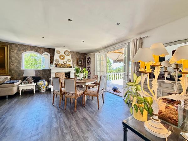 PEYMEINADE – Maison de 189 m² avec appartement indépendant, piscine, garage et terrain paysager de 1 290 m²(06)