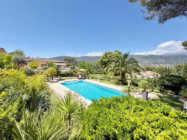 PEYMEINADE – Maison de 189 m² avec appartement indépendant, piscine, garage et terrain paysager de 1 290 m²(06)