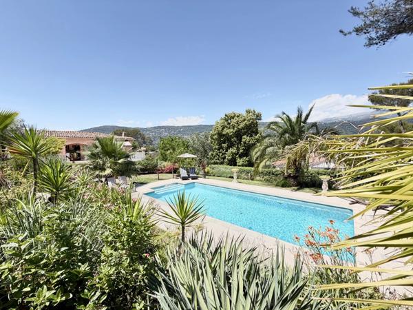 PEYMEINADE – Maison de 189 m² avec appartement indépendant, piscine, garage et terrain paysager de 1 290 m²(06)
