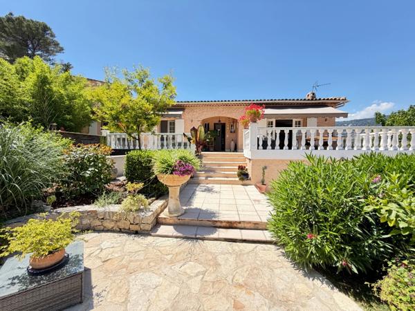PEYMEINADE – Maison de 189 m² avec appartement indépendant, piscine, garage et terrain paysager de 1 290 m²(06)