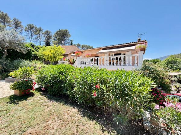 PEYMEINADE – Maison de 189 m² avec appartement indépendant, piscine, garage et terrain paysager de 1 290 m²(06)