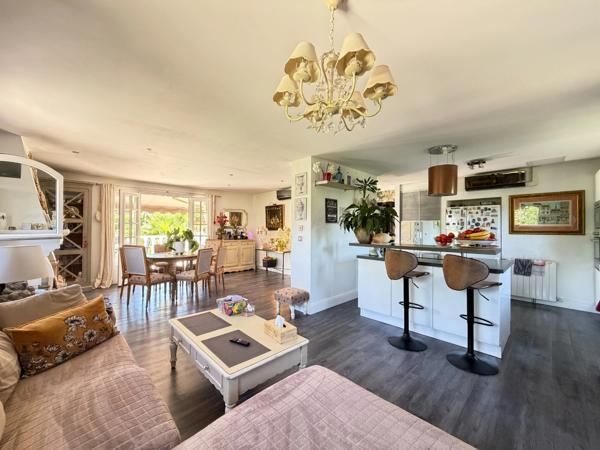 PEYMEINADE – Maison de 189 m² avec appartement indépendant, piscine, garage et terrain paysager de 1 290 m²(06)