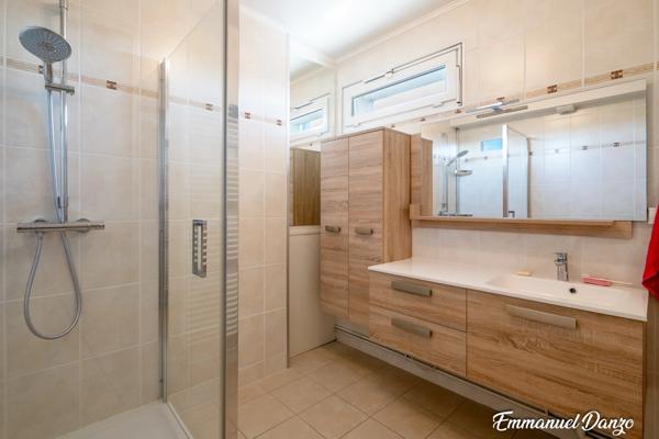 Appartement traversant de 110 m² – Dernier étage – Vue panoramique exceptionnelle