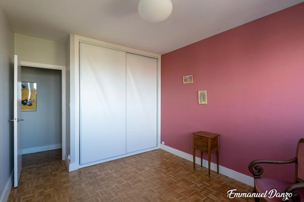 Appartement traversant de 110 m² – Dernier étage – Vue panoramique exceptionnelle
