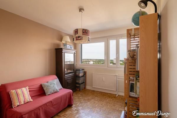 Appartement traversant de 110 m² – Dernier étage – Vue panoramique exceptionnelle
