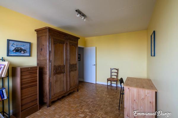 Appartement traversant de 110 m² – Dernier étage – Vue panoramique exceptionnelle