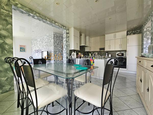 Vente
                Maison75 m² - 4 Pièces -
                    L AIGUILLON LA PRESQU ILE (85460)