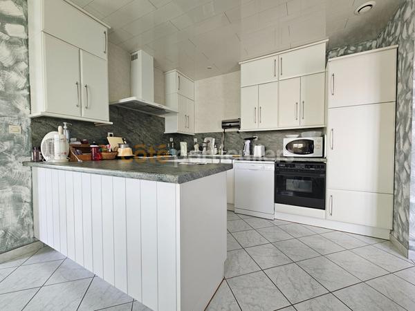 Vente
                Maison75 m² - 4 Pièces -
                    L AIGUILLON LA PRESQU ILE (85460)