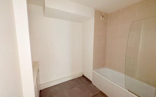 Appartement à vendre    3 pièces • 60,70 m2 Lyon 7