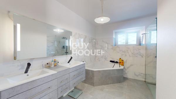 Maison landaise 233 m² avec piscine et dépendance